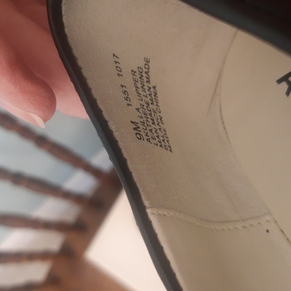 Black Anne Klein EUC Flats with Original Box - Picture 5 of 6